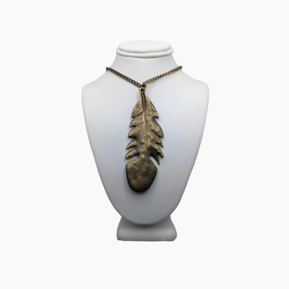 Southwest Boho Feather Necklace in Brass Gorgeous - Picture 5 of 8